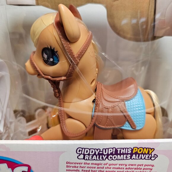 Pets Alive My Magical Pony & Stable Robotic Pet Figure - Picture 3 of 8